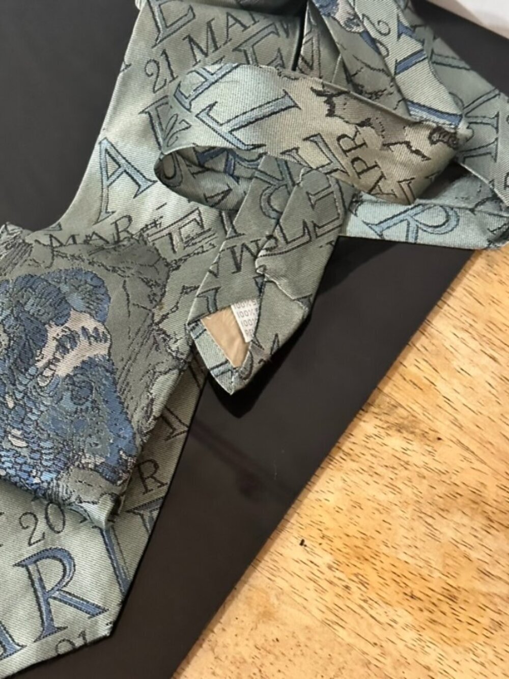 Moschino Aries Zodiac Ram Birthday Gift Collectors Item Necktie Silk Jacquard - Picture 8 of 8